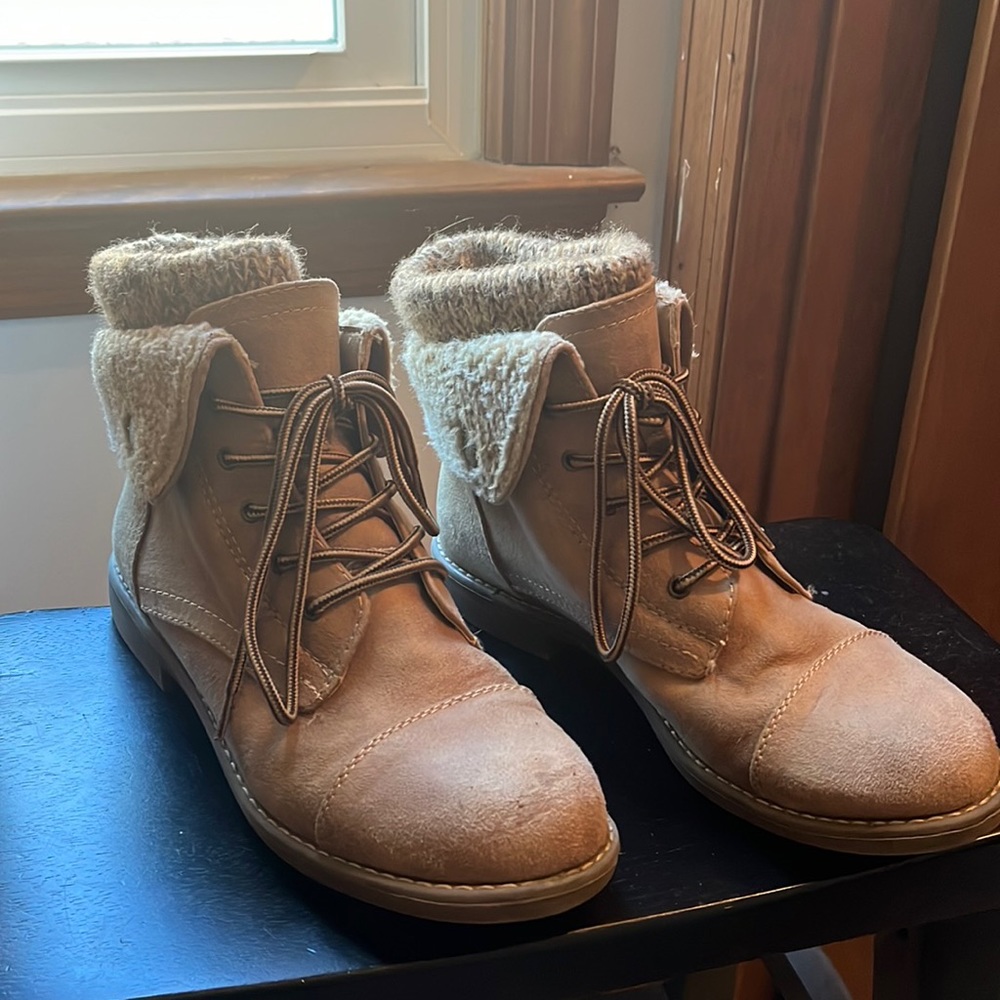 Lace brown booties